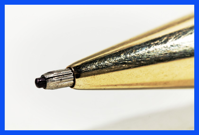 High End Art Deco FEND 4 color pencil WALZGOLD fantasic design & huge red stone