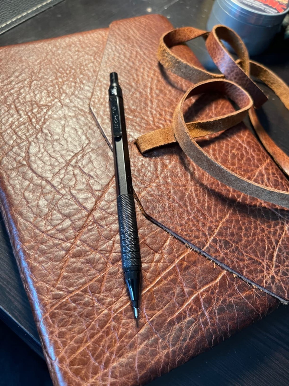 High-Performance 0.7mm Pencil Set with Anti-Skid Grip – Perfect for Architects