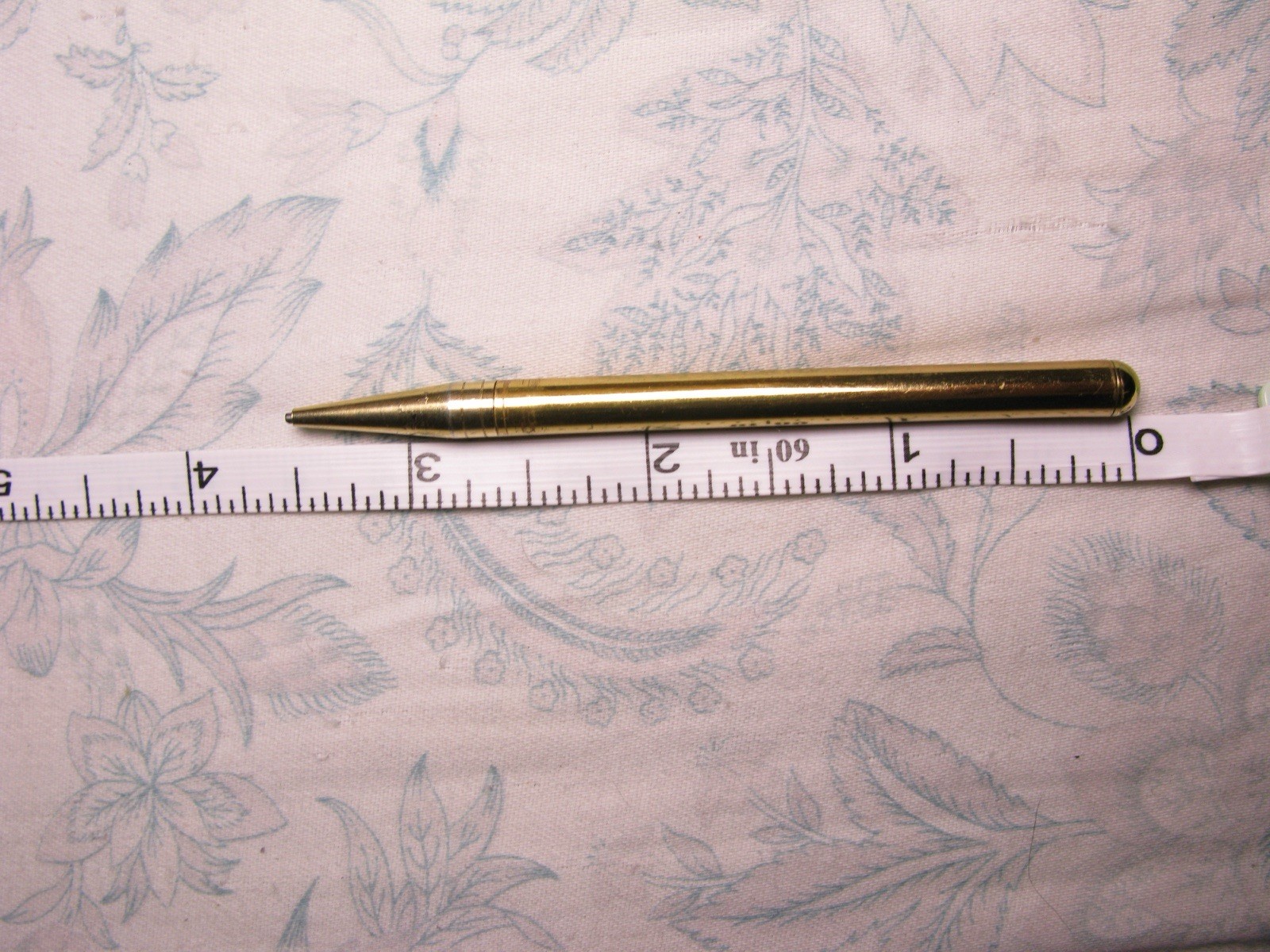 3.5 inch gold tone vintage mechanical pencil Working with lead
