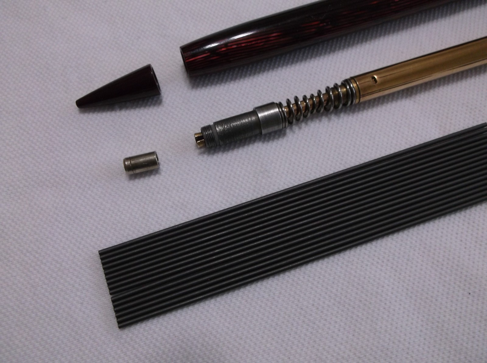 VINTAGE EVERSHARP SKYLINE RED STRIPE MOIRE MECHANCIAL PENCIL / 1.1 mm LEAD