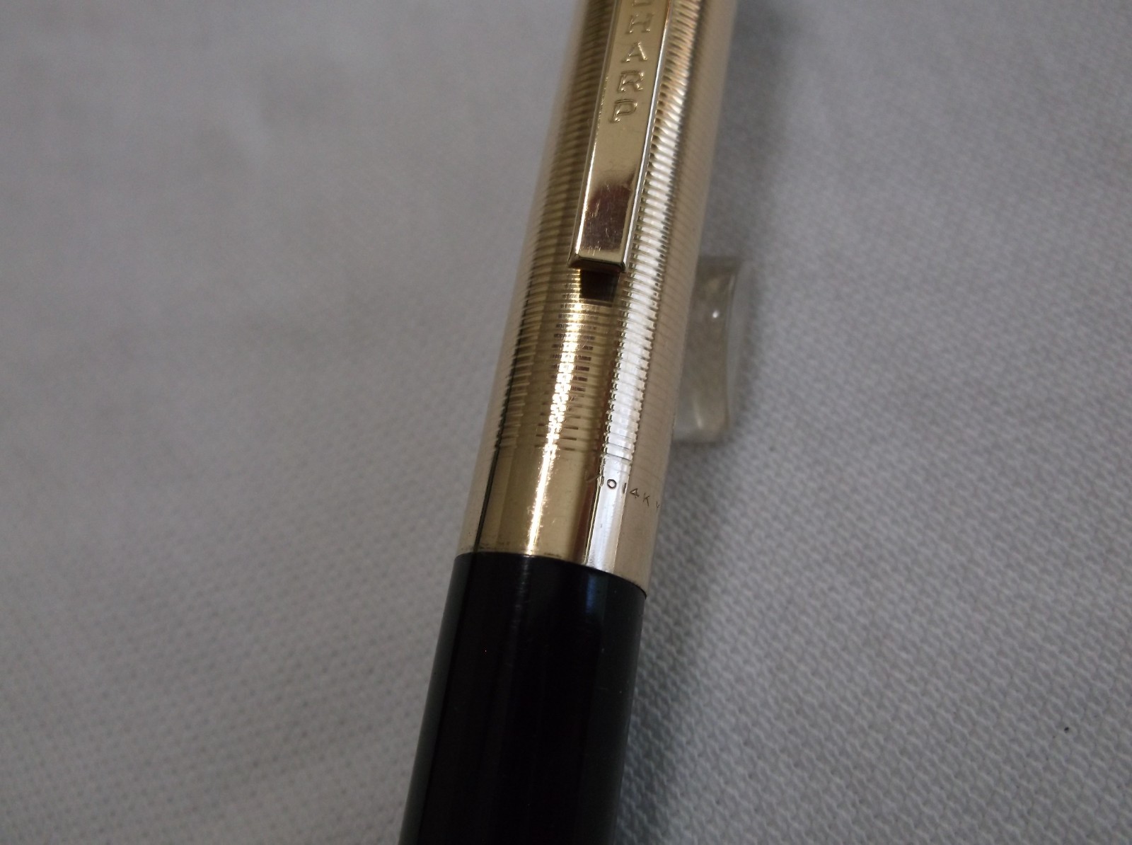 VINTAGE EVERSHARP SKYLINE BLACK AND GOLD FILLED MECHANCIAL PENCIL / 1.18 mm LEAD