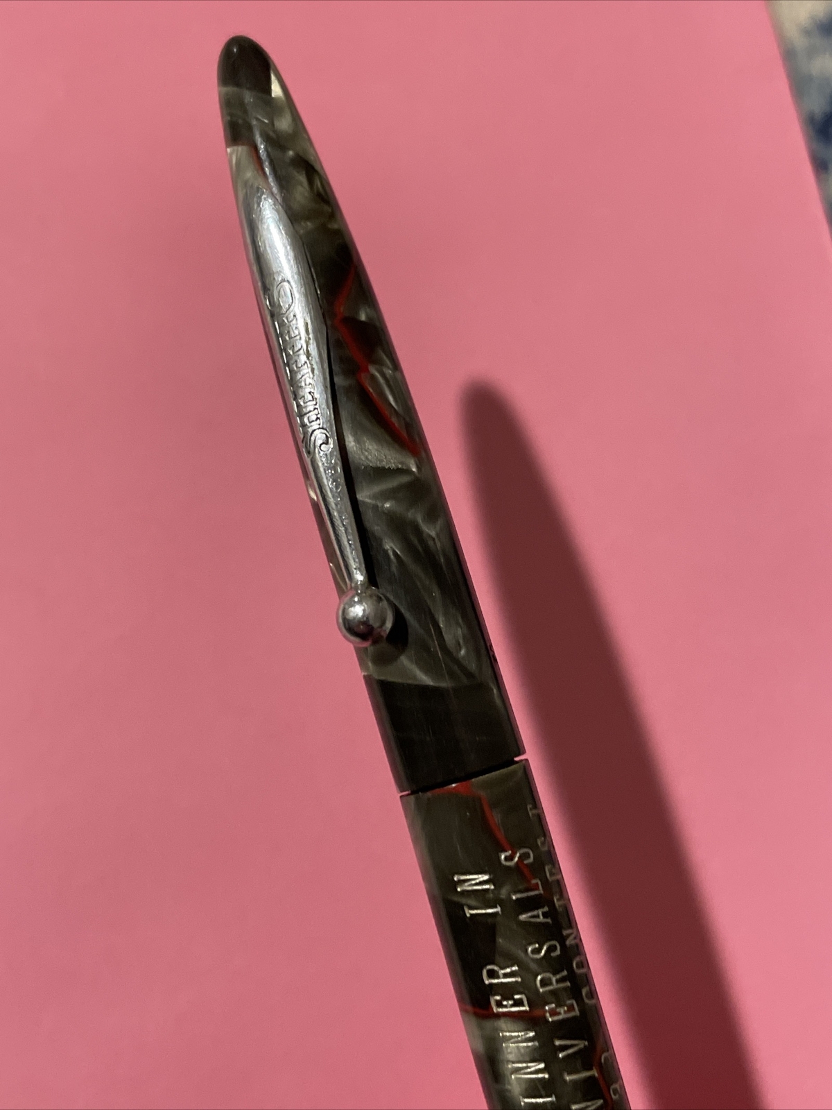 GORGEOUS SHEAFFER BALANCE PENCIL, RED VEINED GRAY PEARL 1933 Universal Winner
