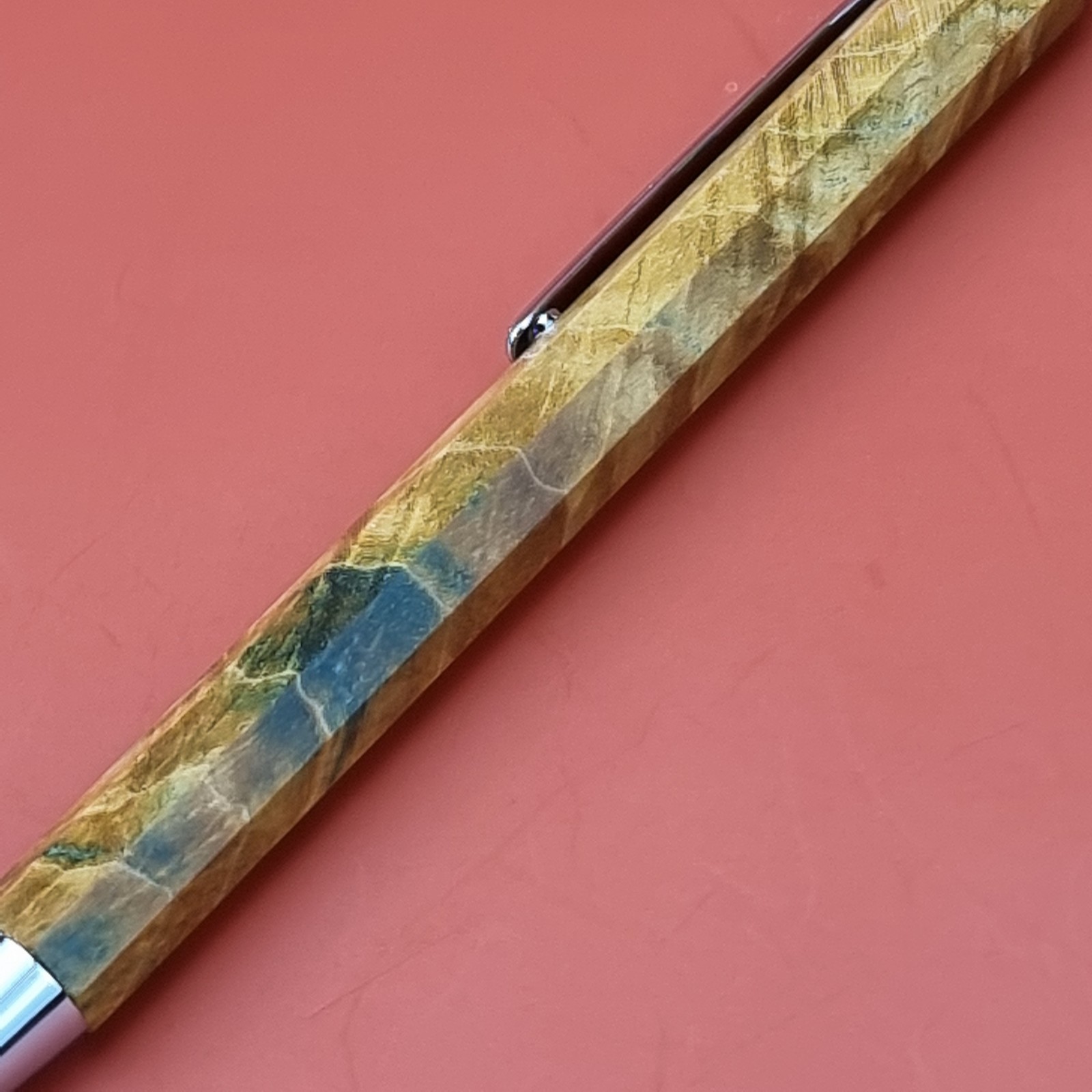 Hand Crafted Click Ballpointpen with Octagonal Wood Barrel