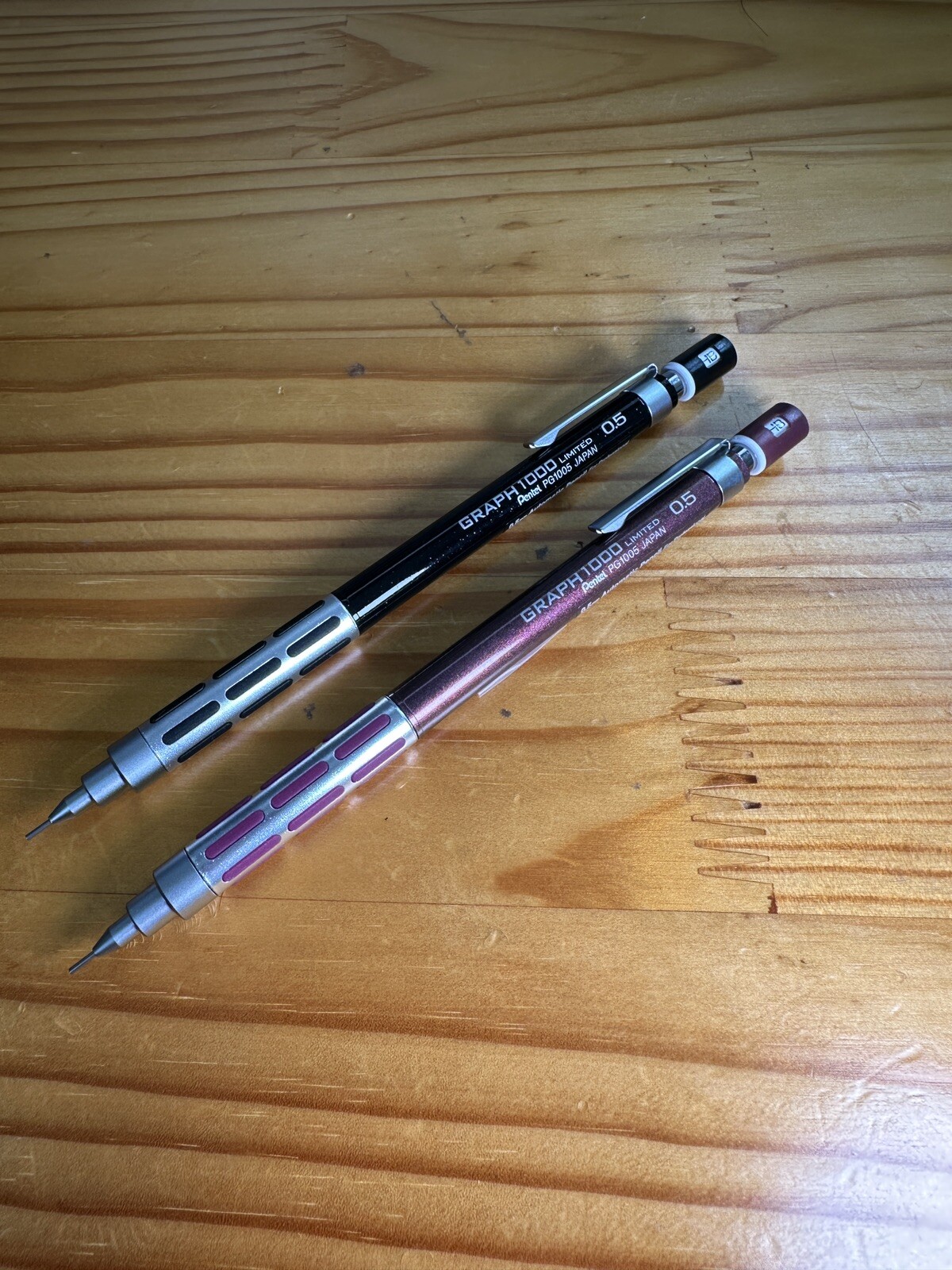 Pentel Graph 1000 Limited Edition Mechanical pencil set of 2 Pearl Black And Red