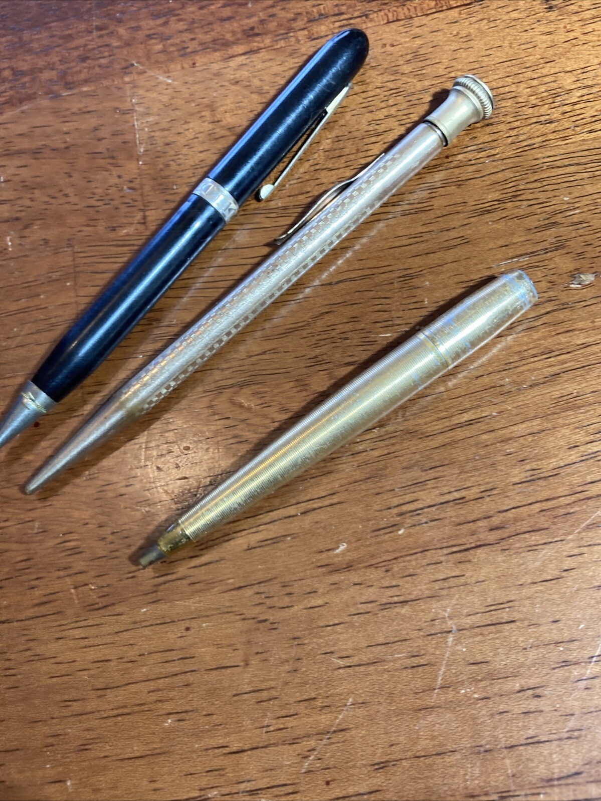 Estate Find Vintage lot of 3 Mechanical Pencils Majestic & 2 Gold Tone Pencils