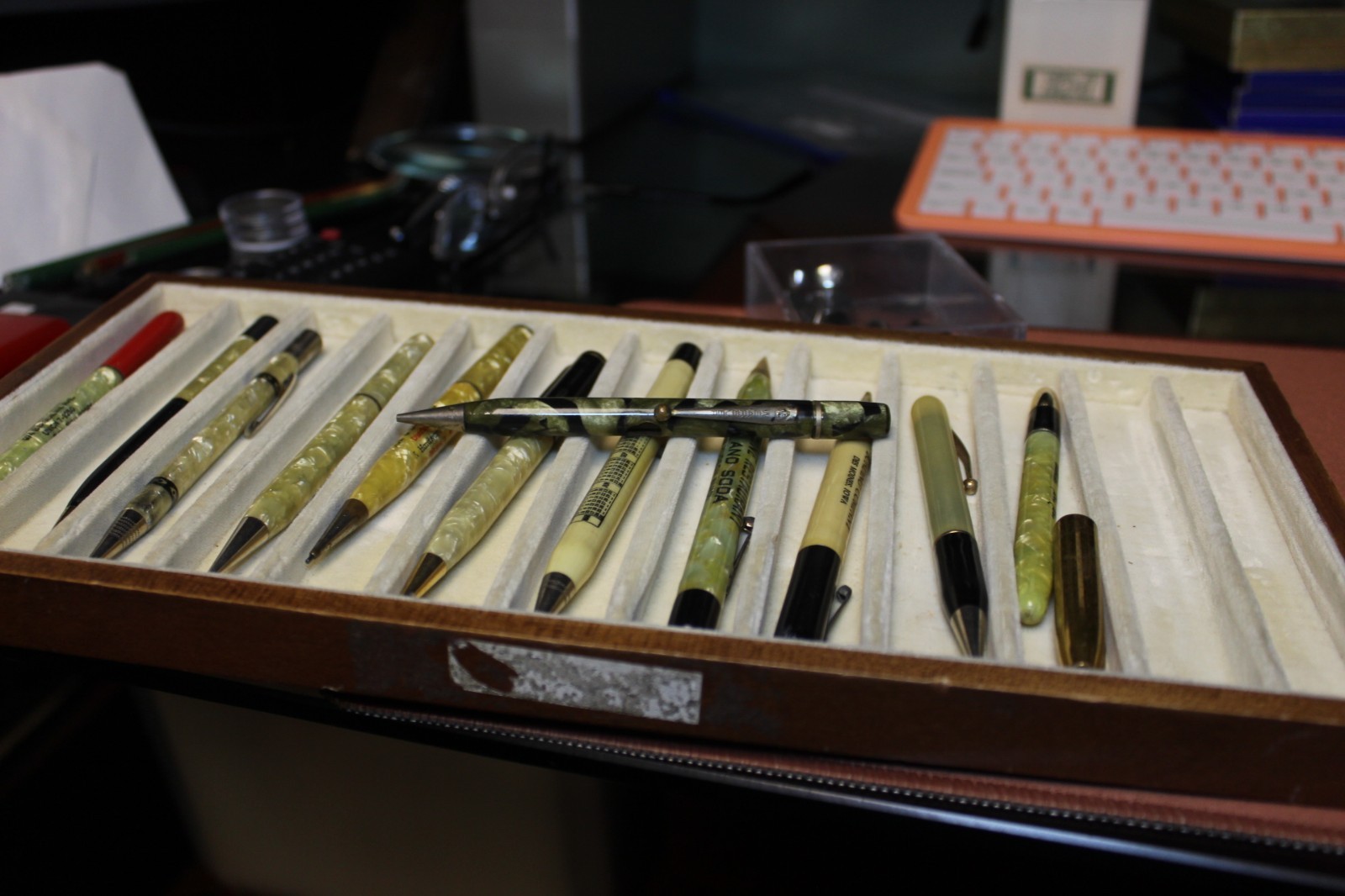 Lot Of 12 Vintage Advertisement Mechanical Pencils Pens & Tray Mix Styles Types
