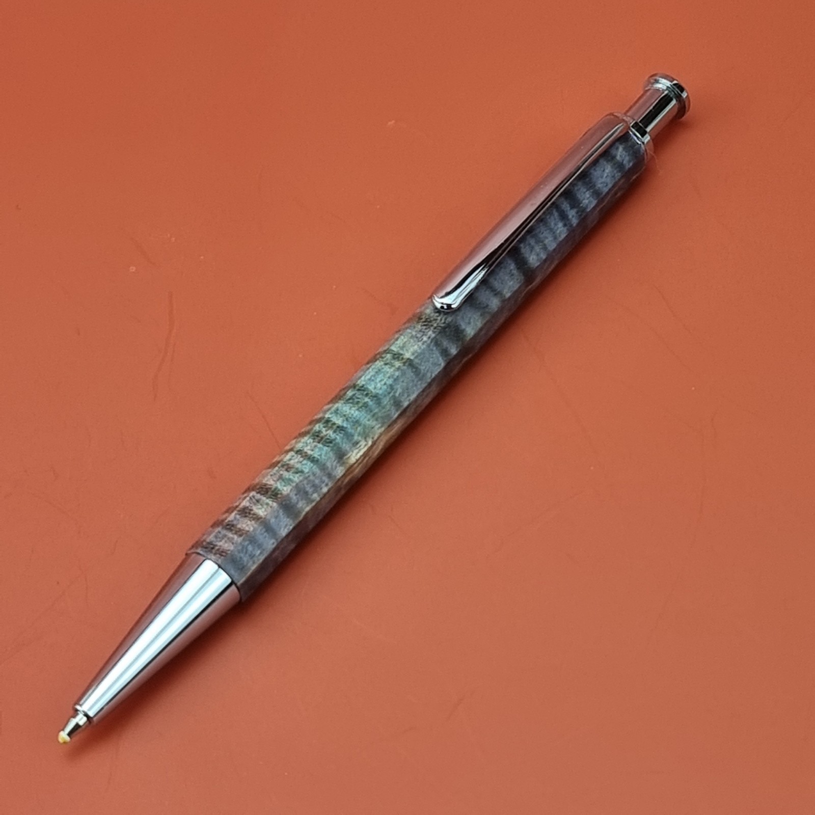 Hand Crafted Click Ballpointpen with Octagonal Wood Barrel
