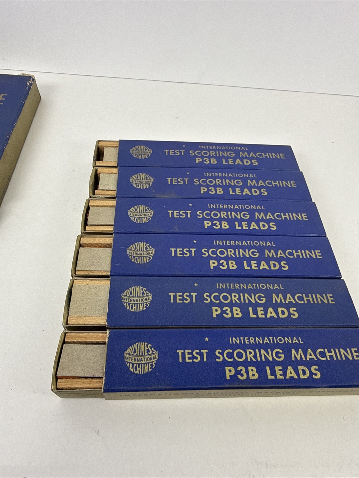 Vintage International Test ScoringMachine P3B Leads Pencils – Complete