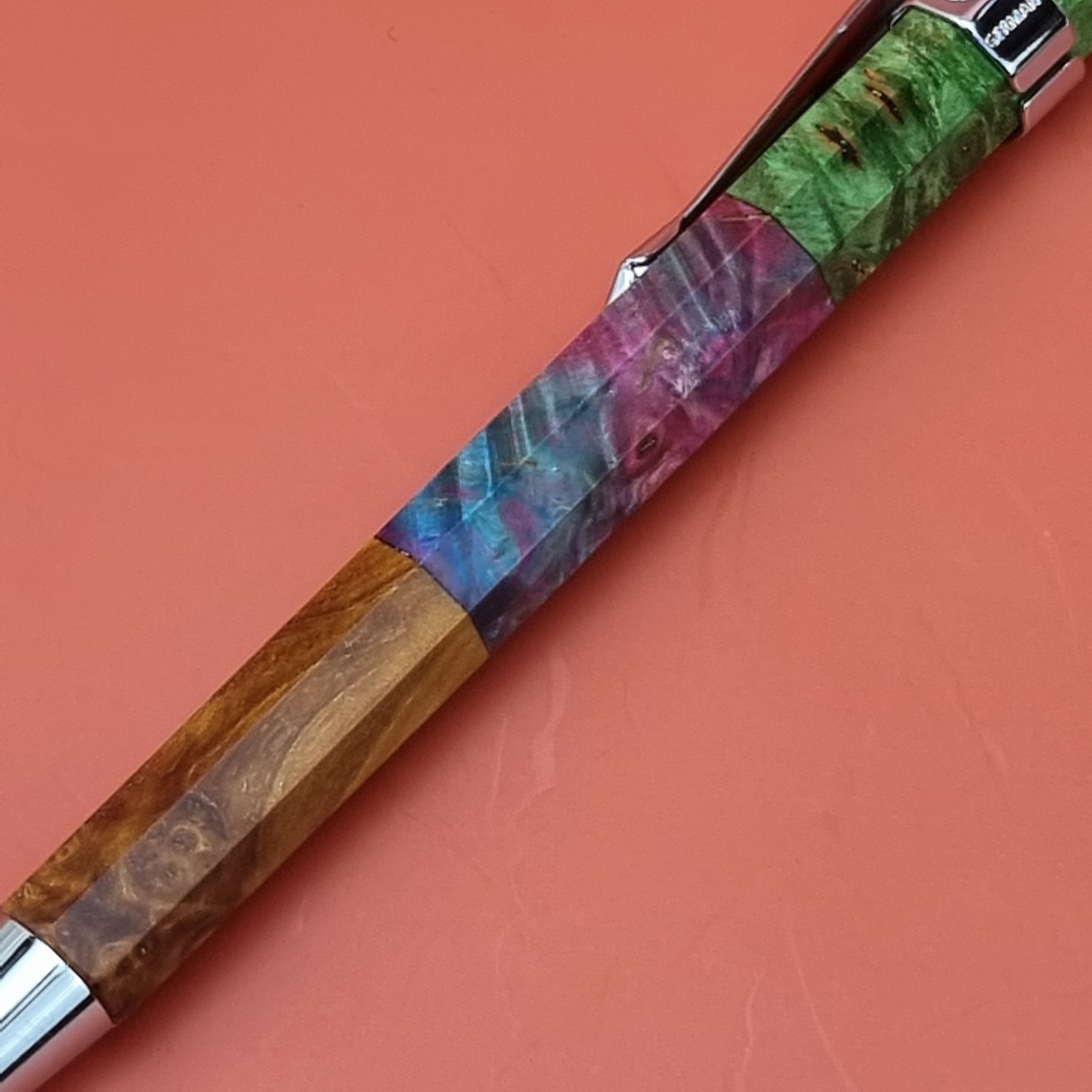 Hand Crafted Click Ballpointpen with Octagonal Wood Barrel