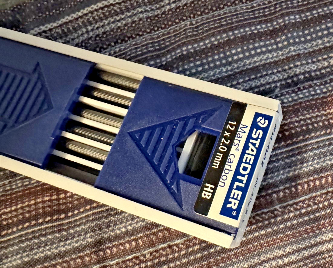 STAEDTLER MARS CARBON REFILL LEAD TRAY 12 LEADSX 2.0MM HB