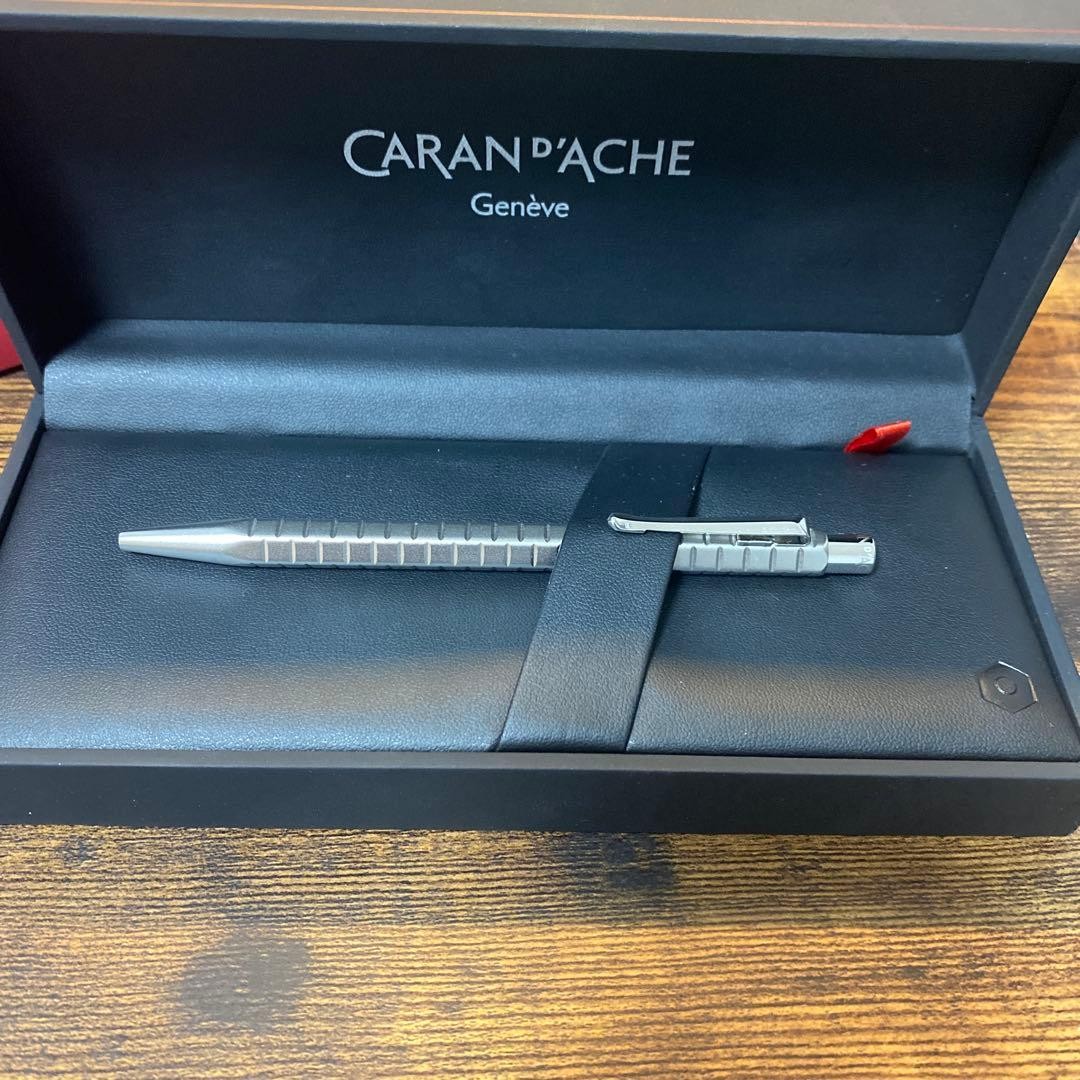CARAN D’ACHE Ecridor Avenue