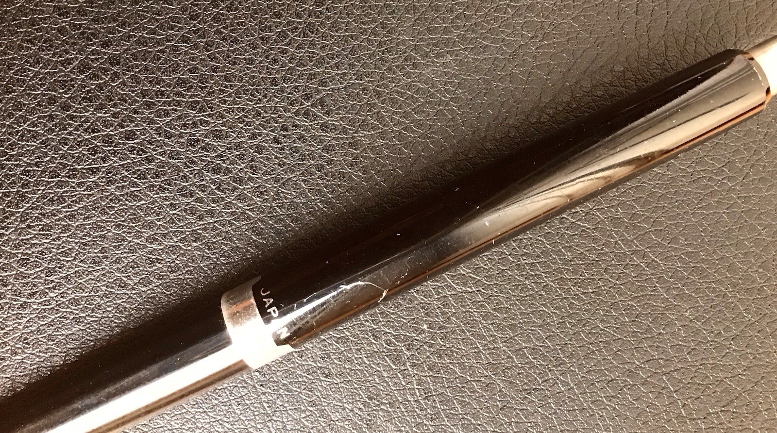 Pentel 5 Mechanical Pencil 0.5 mm Ribbed Plastic Barrel Japan (used) w 3 lead