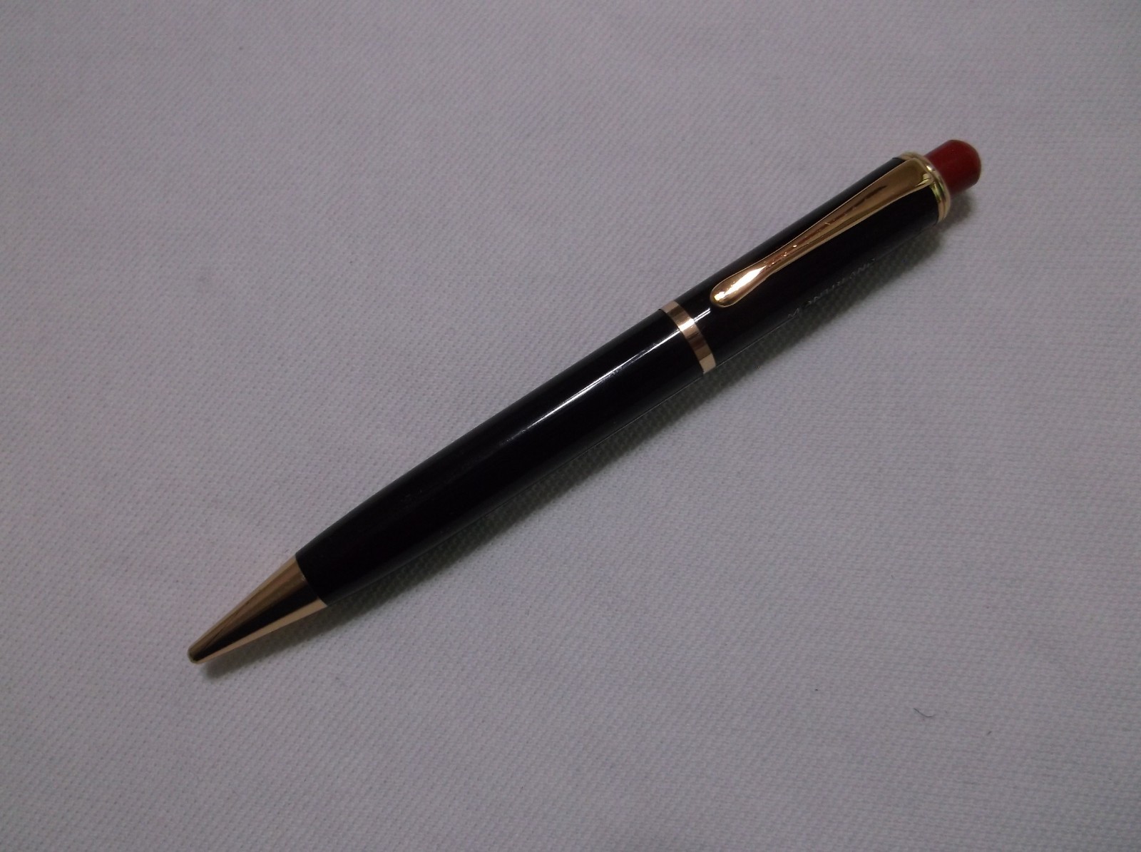 MONTBLANC PIX # 372 BLACK MECHANCIAL PENCIL WITH RED PUSH BUTTON/ 1.18 mm lead