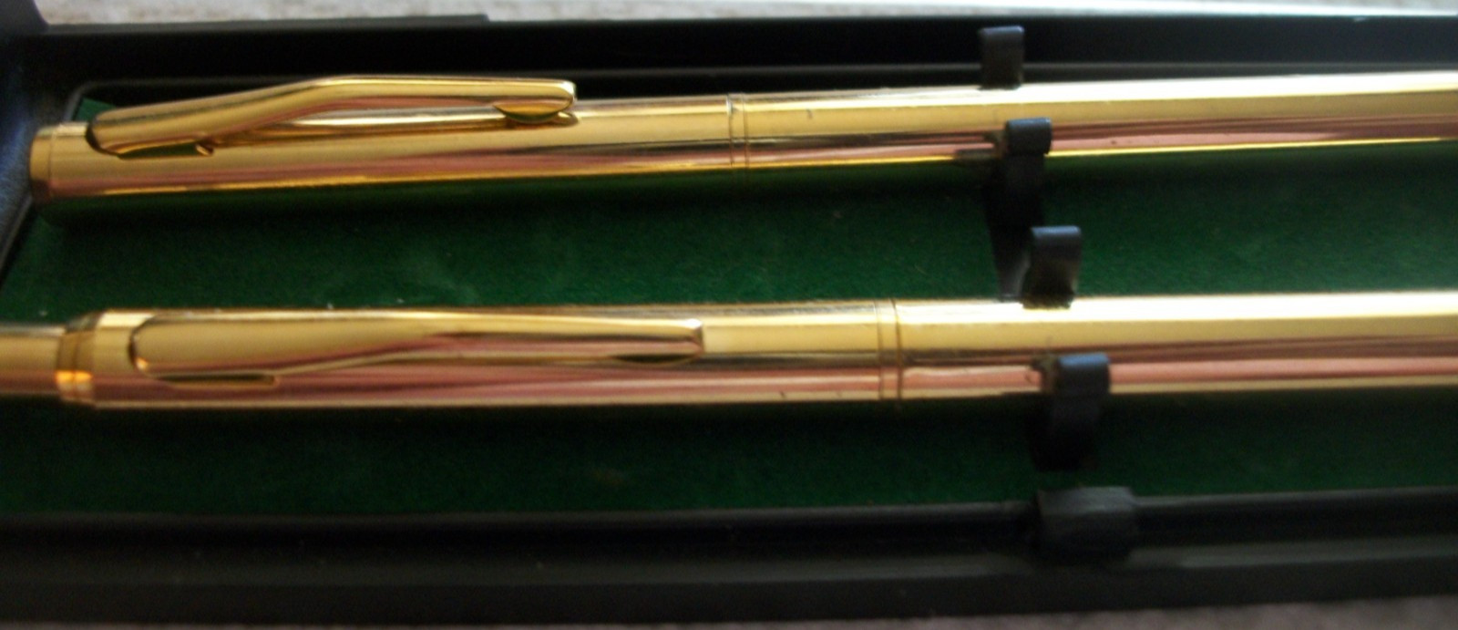 VINTAGE INK PEN AND MECHANICAL PENCIL ORIGINAL BOX NO MARKINGS