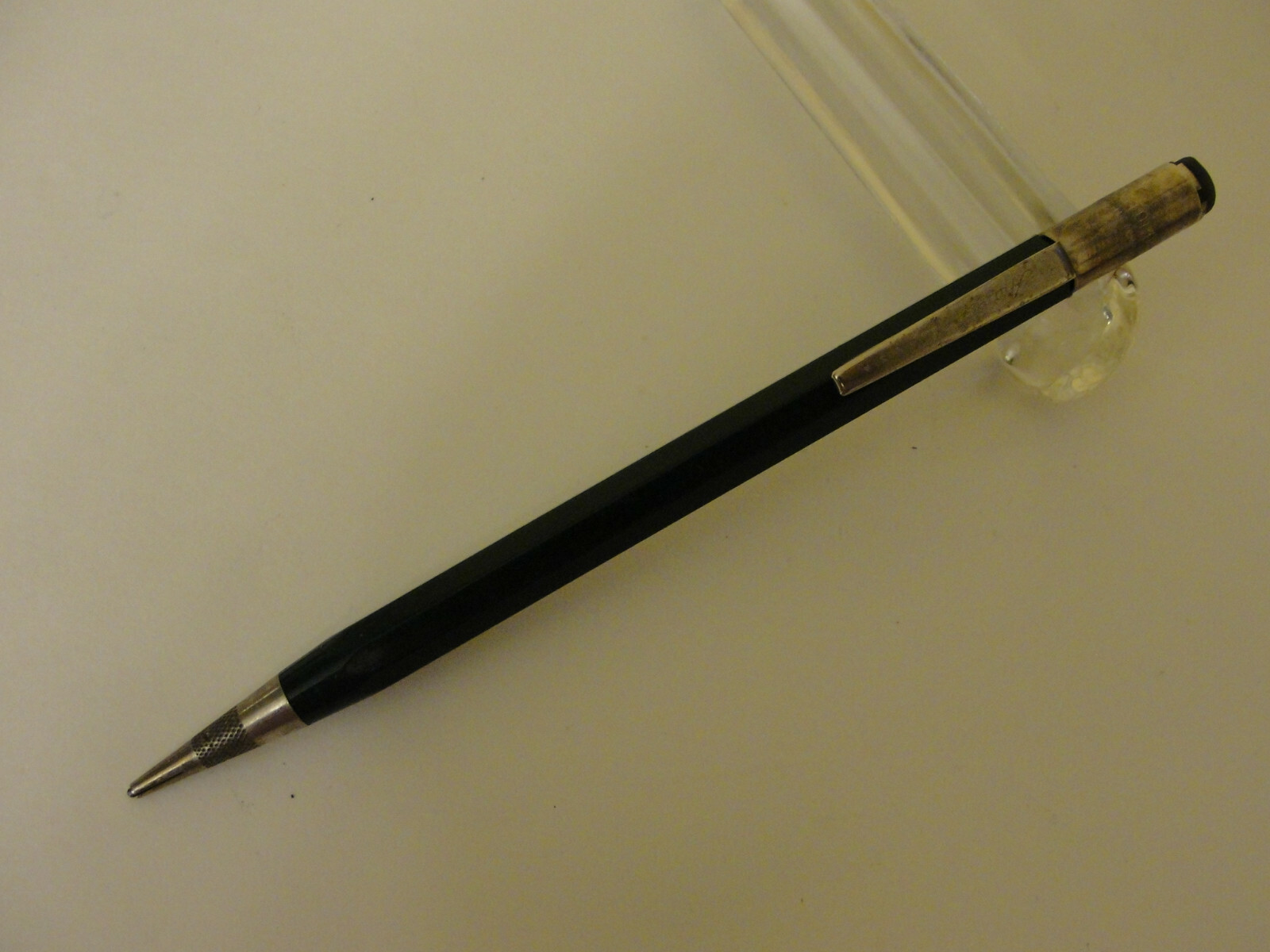 Autopoint In Cursive Green Mechanical Pencil – Chicago is on the chrome sleeve