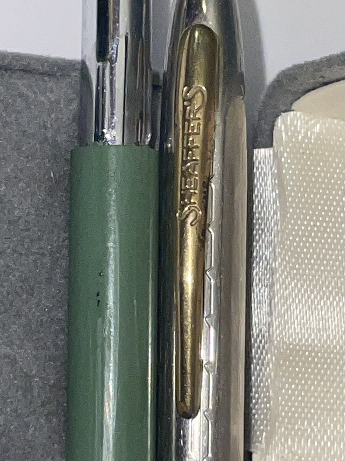 VINTAGE SHEAFFER& GREY SILVER MECHANICAL PENCIL 5″ GOLD TRIM