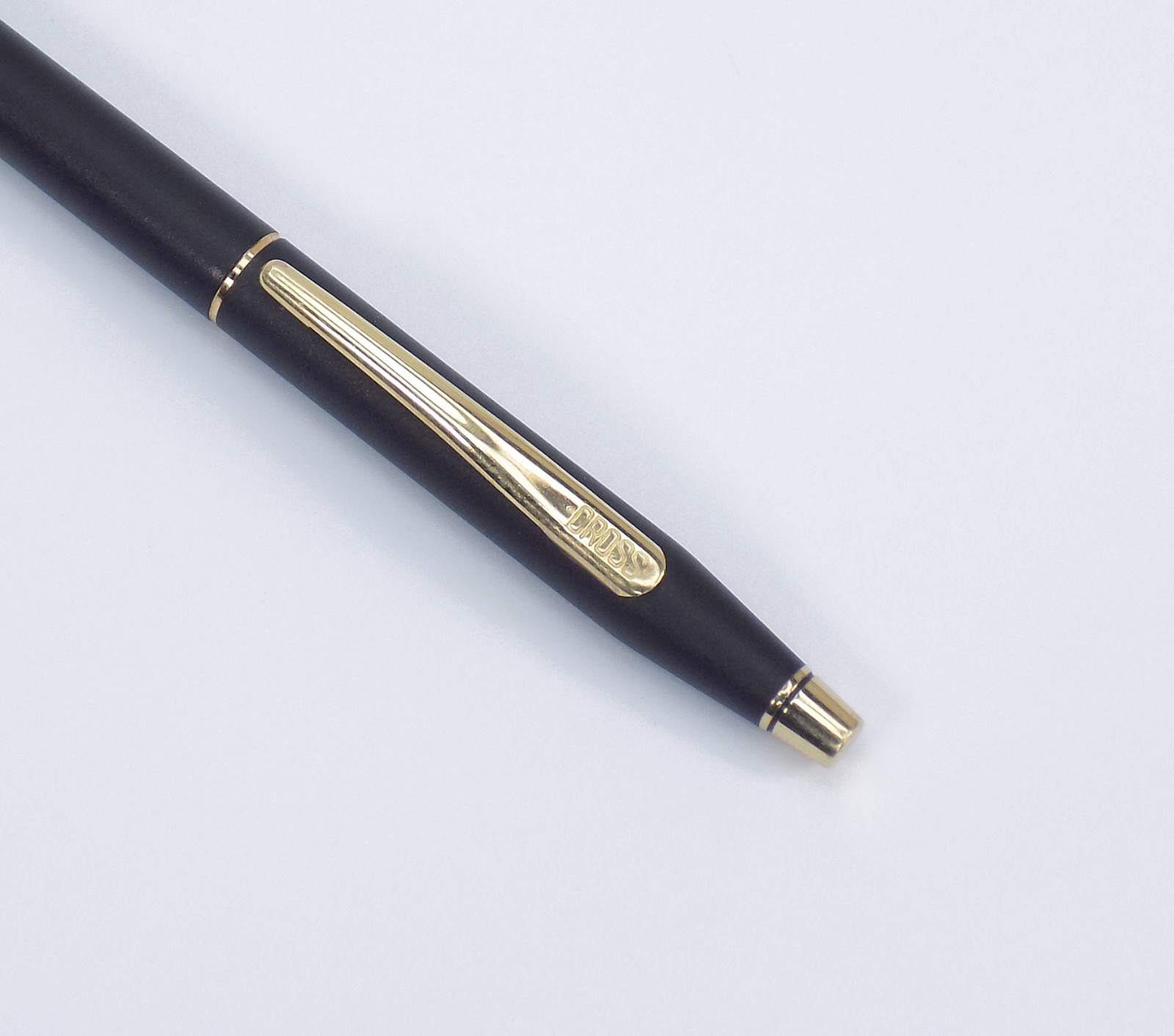 CROSS BLACK MEET & GOLD TRIM MECHANICAL PENCIL