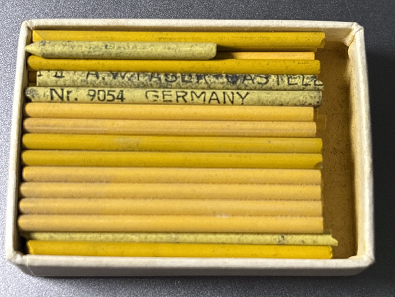 Vtg Box of Autopoint 36 No 33K Thick Med Yellow Leads Nr. 9054 A W Farber