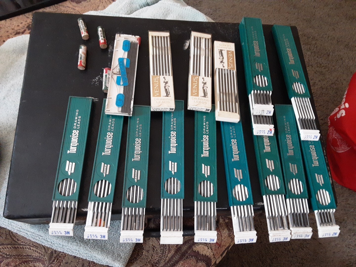 Vtg. Lot 16 EAGLE 2375 TURQUOISE/VENUS 2H & 3H Mechanical Drafting Pencile Leads