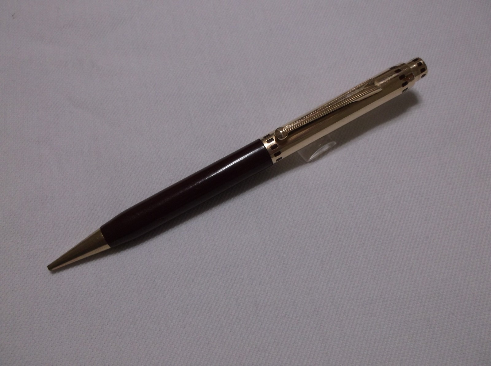 VINTAGE WAHL EVERSHARP CORONET BURGUNDY / GOLD REPEATER PENCIL / 1.18 mm LEAD