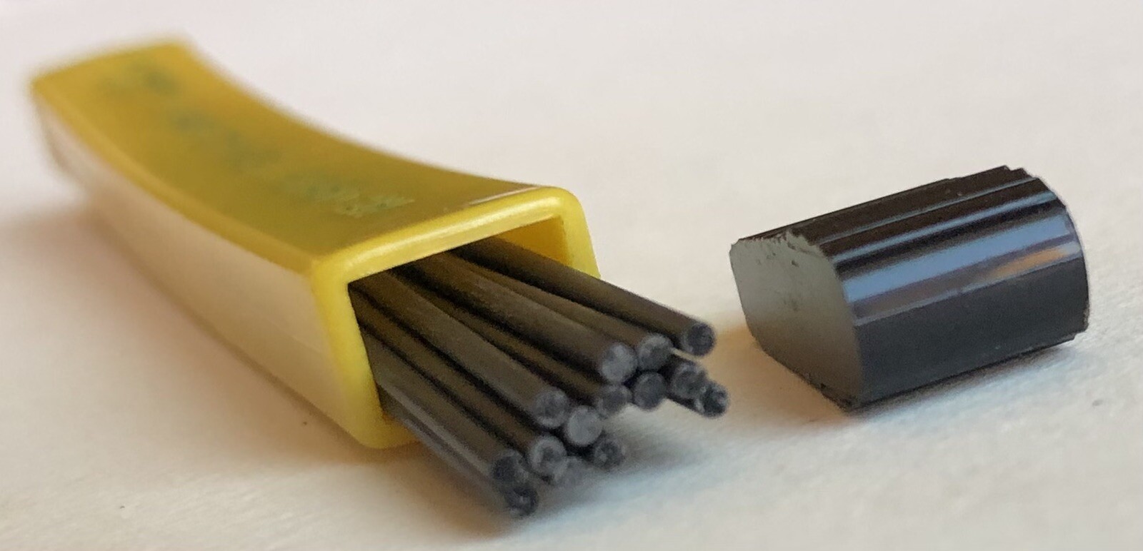 Vintage Eberhard Faber VAN DYKE Pencil Lead 1.18mm 2H Bakelite 18pk USA
