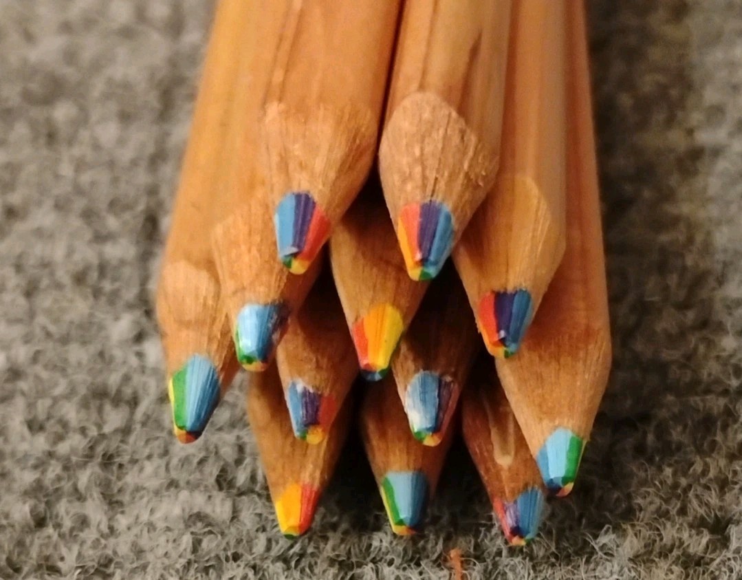 90 Geddes Rainbow Pencils 4 Multi-Colored Pencils + 118 Erasers + 140 Sharpeners