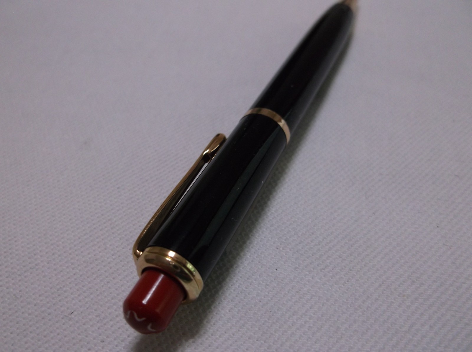 MONTBLANC PIX # 372 BLACK MECHANCIAL PENCIL WITH RED PUSH BUTTON/ 1.18 mm lead