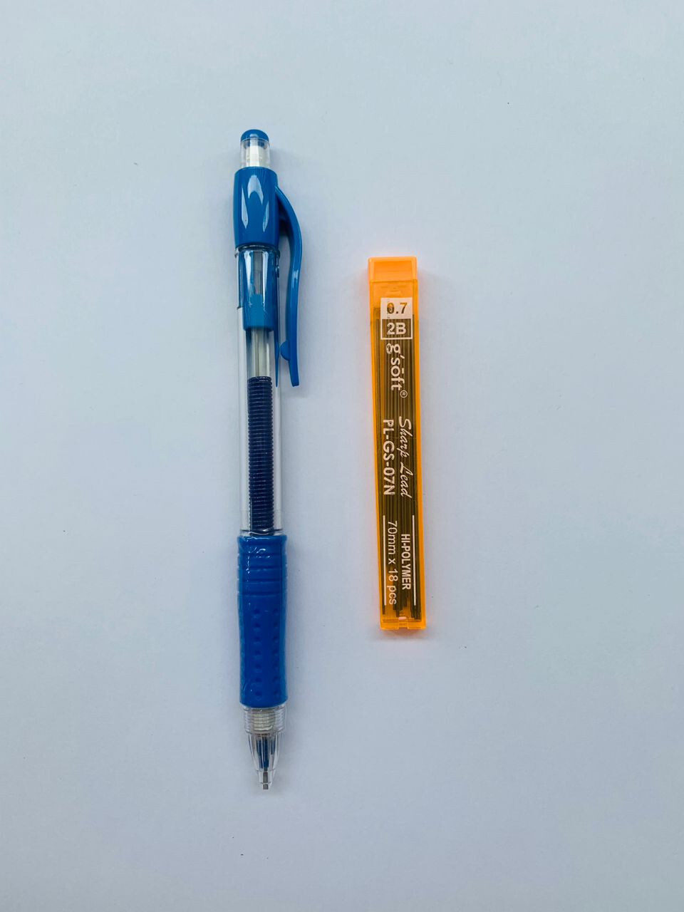 Mechanical pensil with lead refills 0.7MM