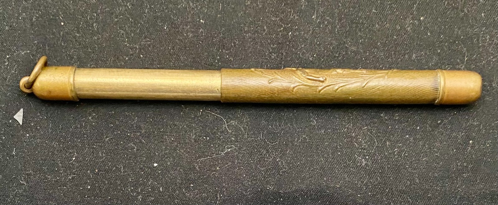 BEAUTIFUL ANTIQUE GOLD PLATED MINI RETRACTABLE PENCIL, BRANCHES RELIEF c1900 vg