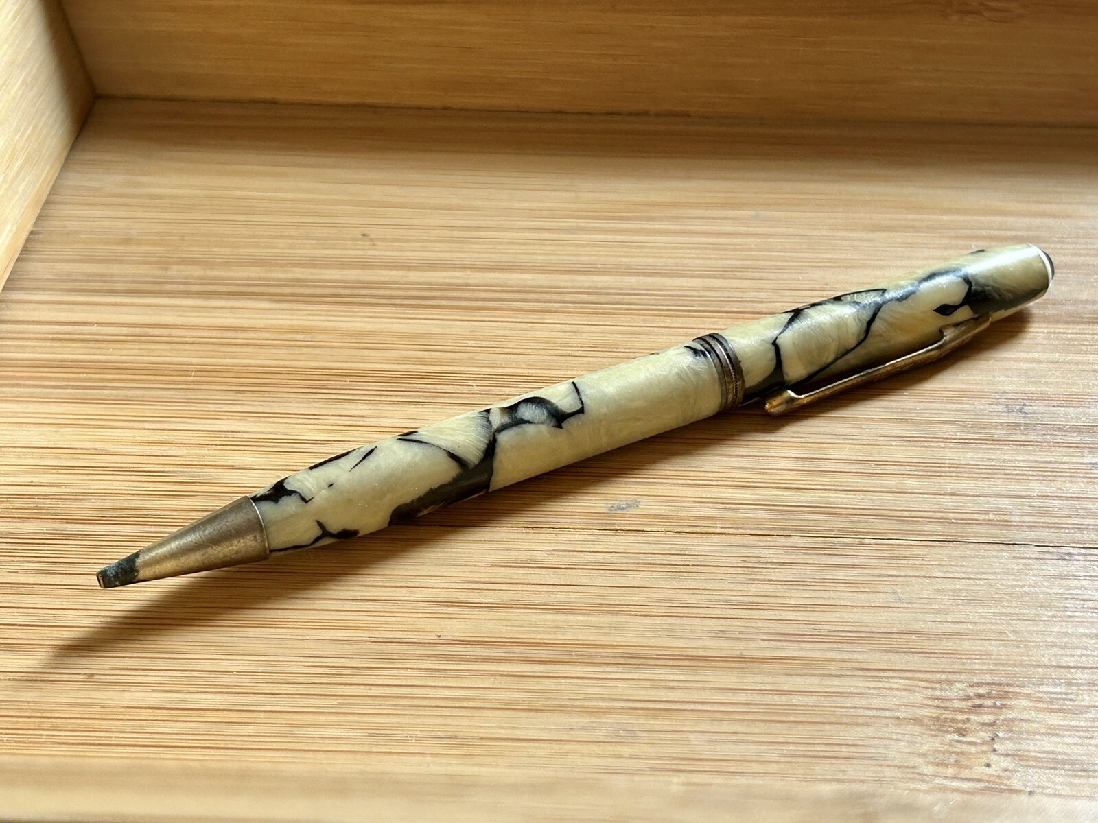 Wearever Mechanical Pencil Marbled Bakelite fountain pen lot of 3