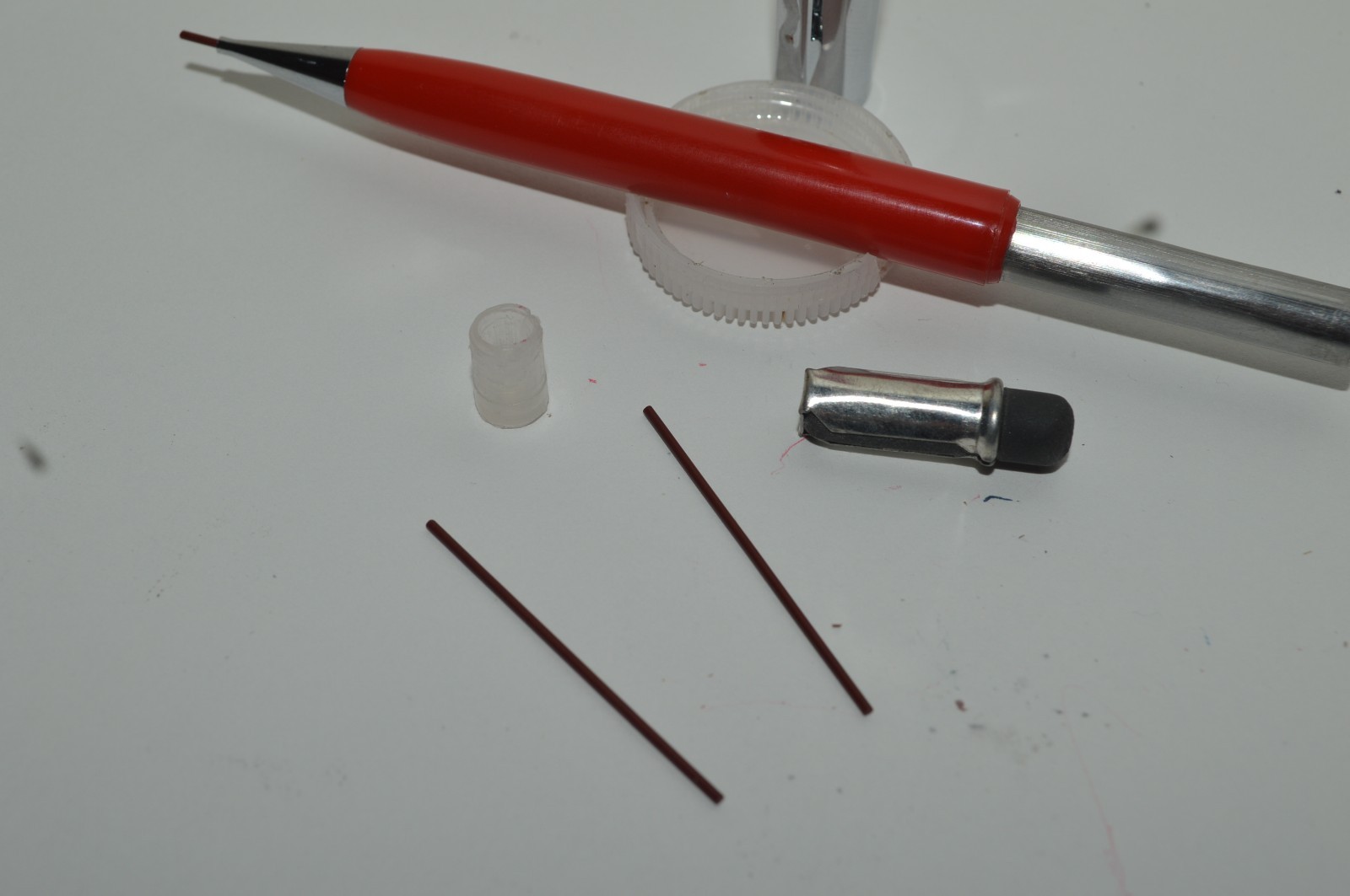 SCRIPTO P369 Mechanical Pencil 0.9mm Tu Tone Korea Red Circa 1970’s Light Use
