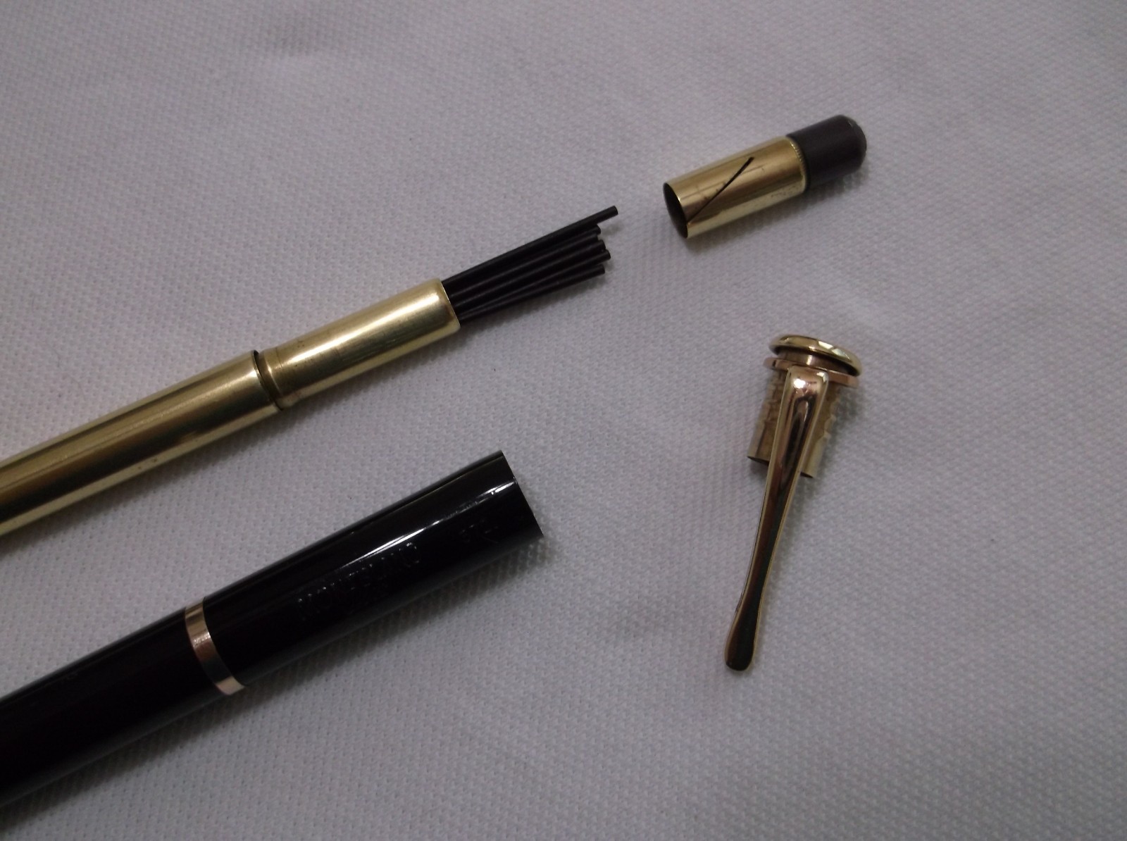 MONTBLANC PIX #372 BLACK MECHANCIAL PENCIL WITH VIOLET PUSH BUTTON/ 1.18 mm lead
