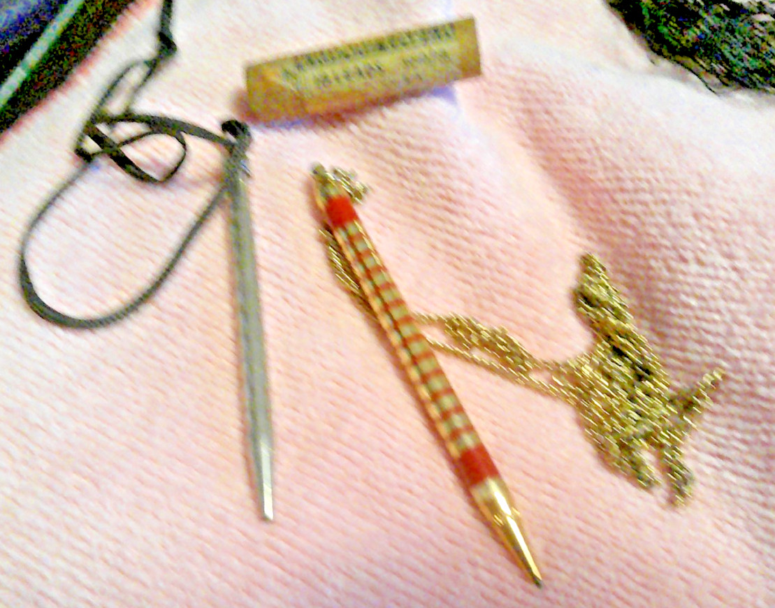 2 VINTAGE MINI MECHANICAL PENCILS 1 WOOD LEAD BOX 1 SILVER TONE 1 RED &GOLD TONE