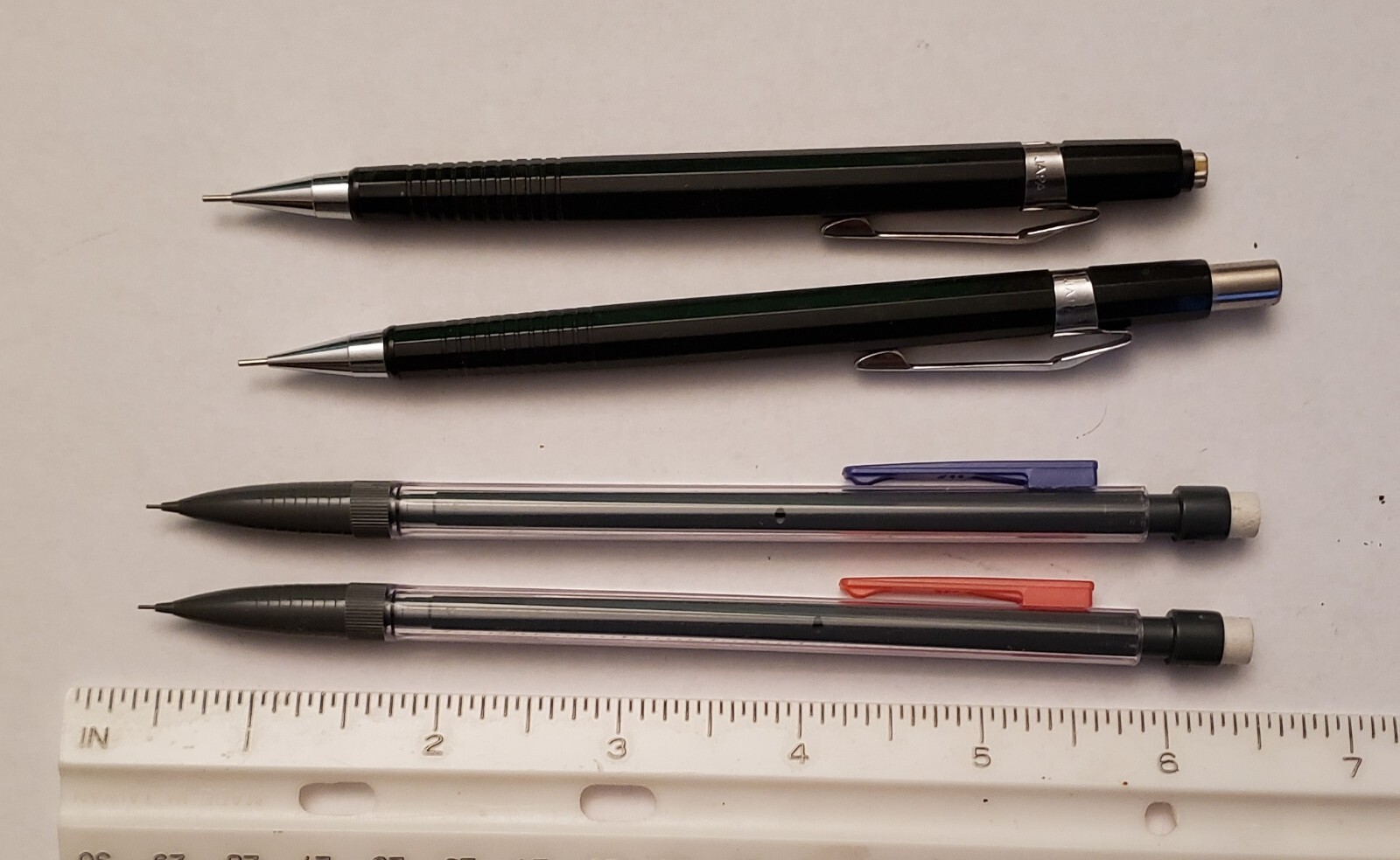 4 Vintage Mechanical Pencils 2 PENTEL 205 0.5 mm Japan, 2 BIC # 2 0.5mm R25