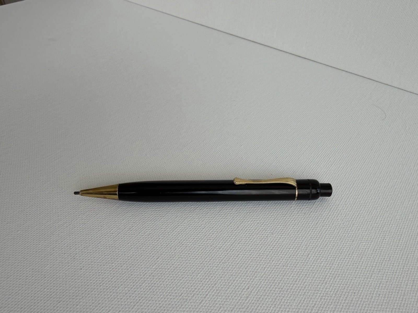 Montblanc f 1.5 mm lead 82 PIX Push Pencil yellow celluloid star | Vintage