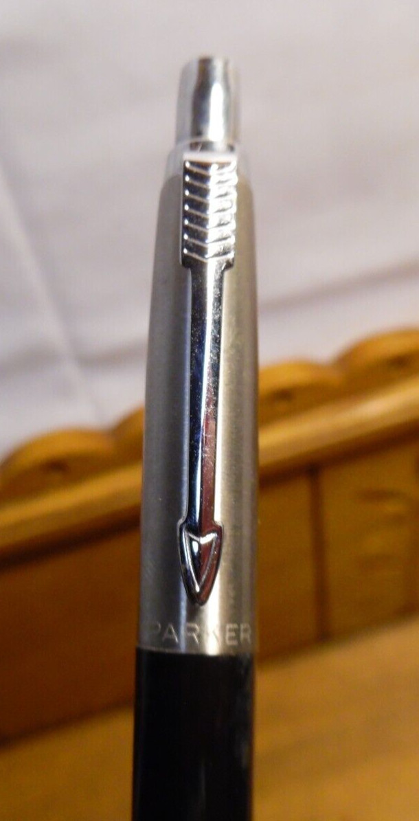 3 Vintage Mechanical Pencils – Scripto Parker Sheaffer – And 1 Parker Pen Casing
