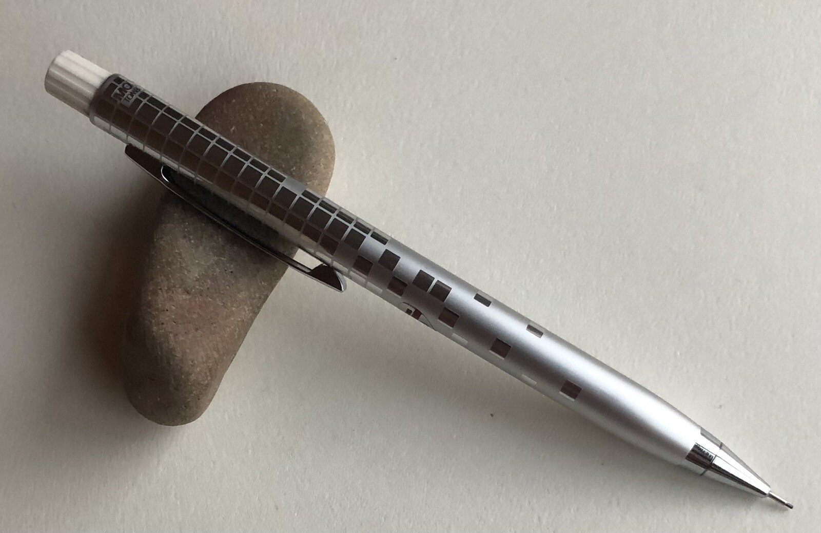 Vintage TOMBOW MONO 16 Mechanical Pencil .5mm Lead Sticker NOS Checks Japan