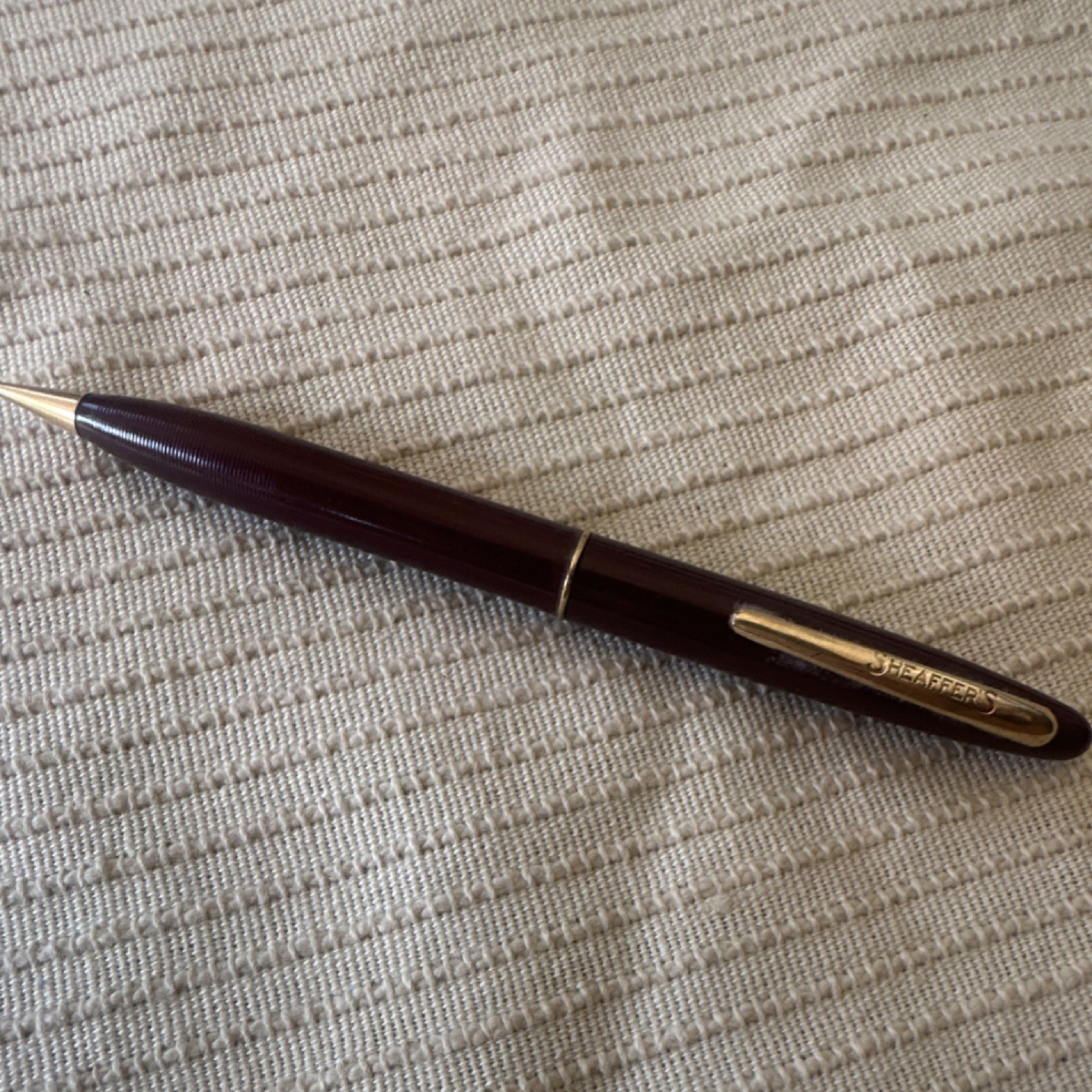 Sheaffer Vintage Twist Click Mechanical Pencil Burgundy Metal Retractable Tip