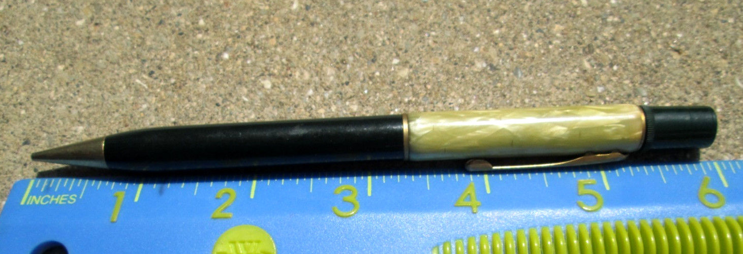 Wearever Cream Swirled and Black Celluloid Mechanical Pencil No Advertising