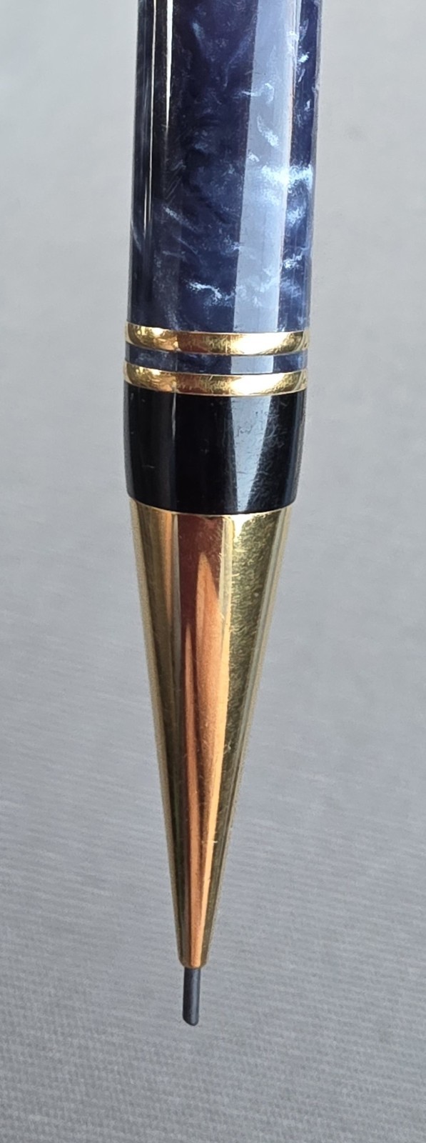 PARKER DUOFOLD CENTENNIAL MARBLE BLUE MECHANICAL PENCIL.