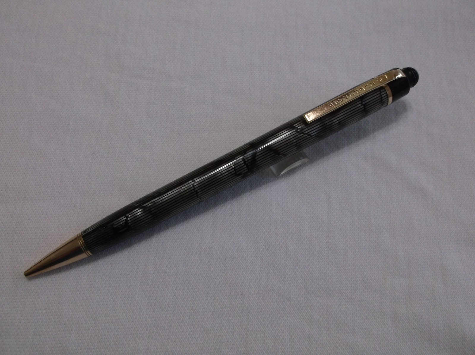 VINTAGE EVERSHARP SKYLINE GRAY STRIPE MOIRE MECHANCIAL PENCIL / 1.18 mm LEAD