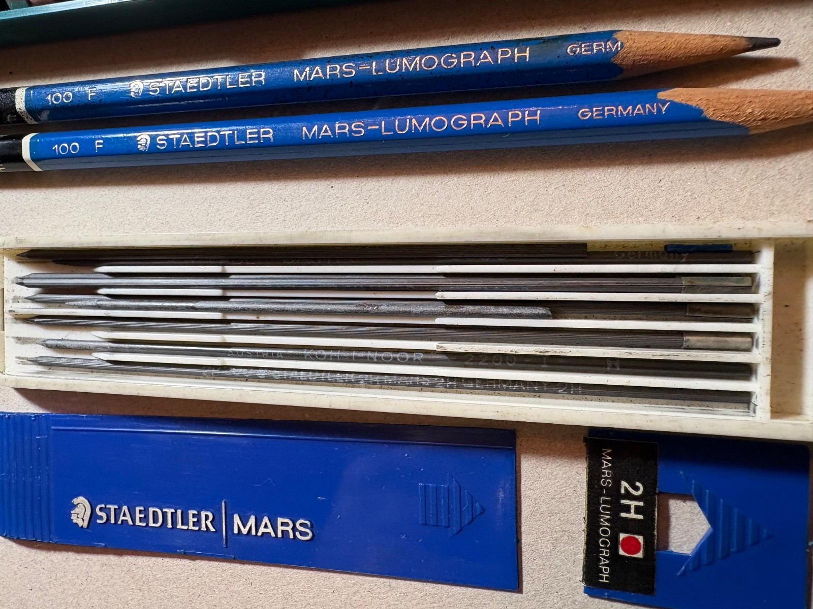 VTG Lot Drawing Leads & Pencils Eagle Turquoise Staedtler with pencil case