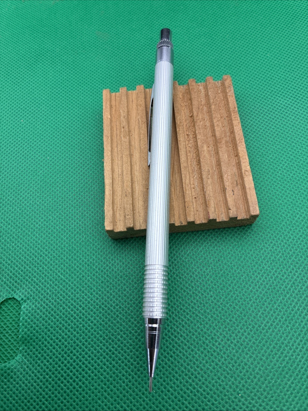 Vintage Mitsubishi Automatic U5-1003 Mechanical Pencil