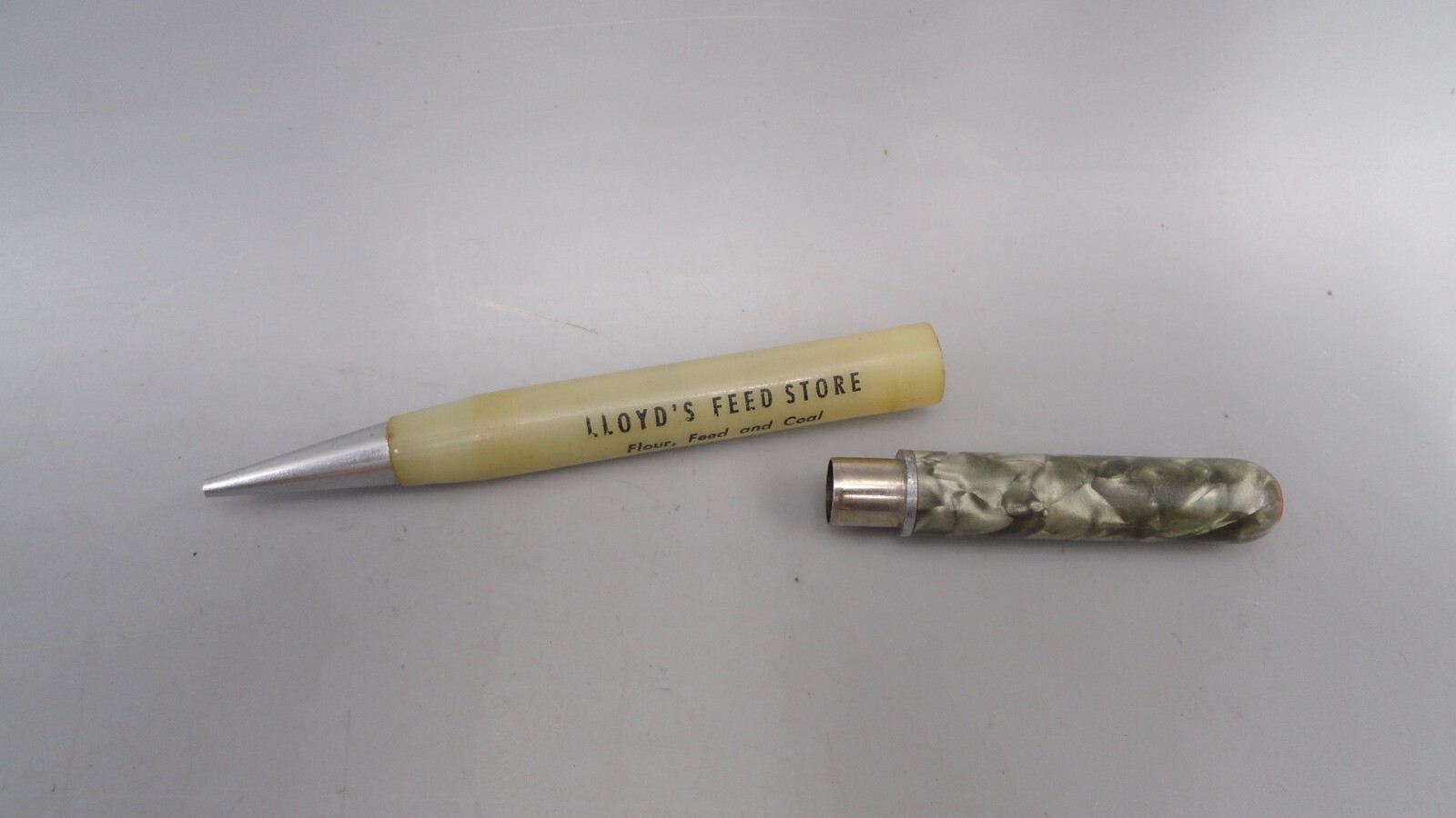 Vintage Lloyd’s Feed Store Coal Ness City, Kansas Mechanical Twist Pencil *READ*