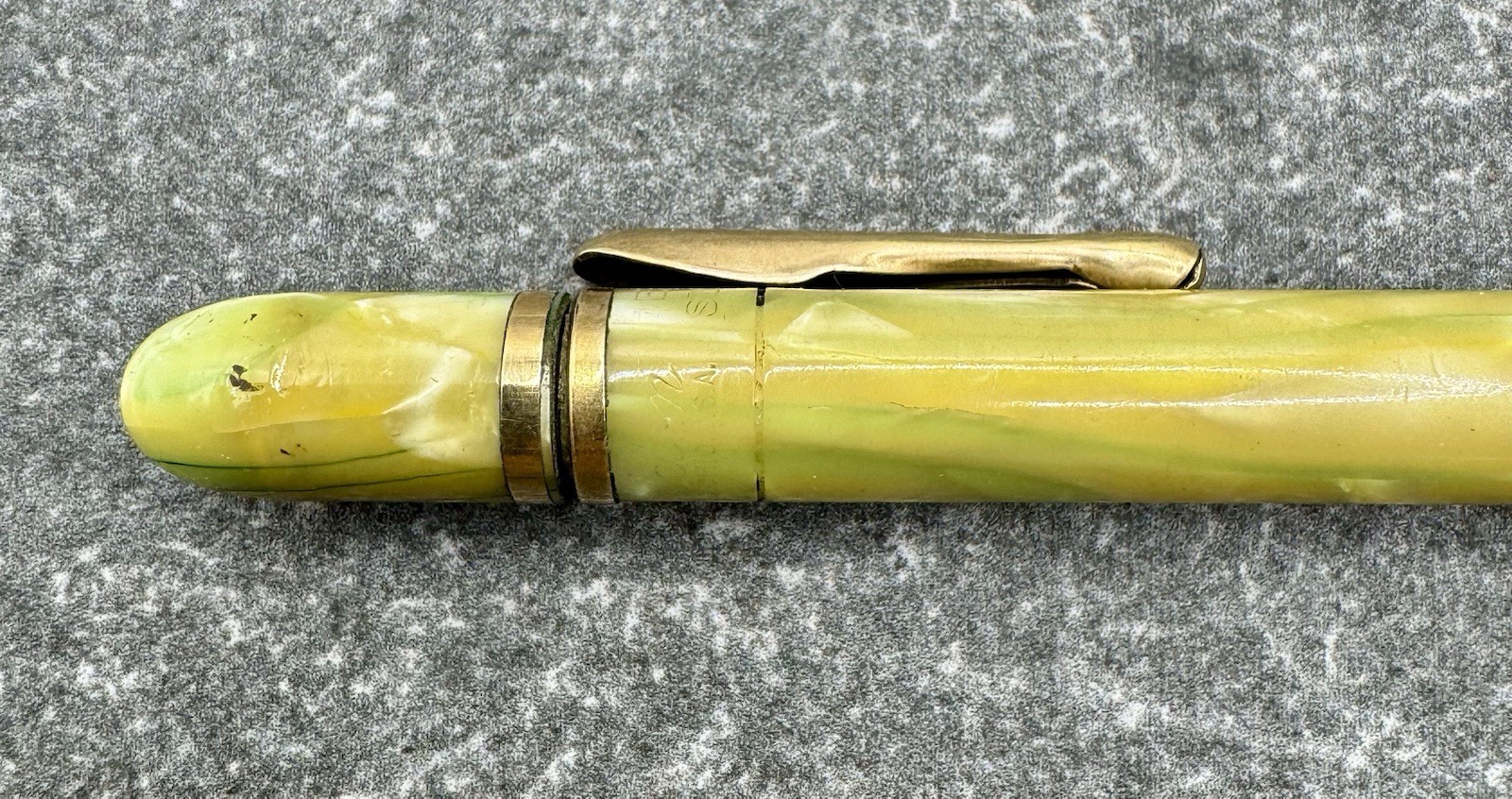 Vintage Conklin Endura Symetrik Green Vein Gold Trim 5-1/8″ Mechanical Pencil