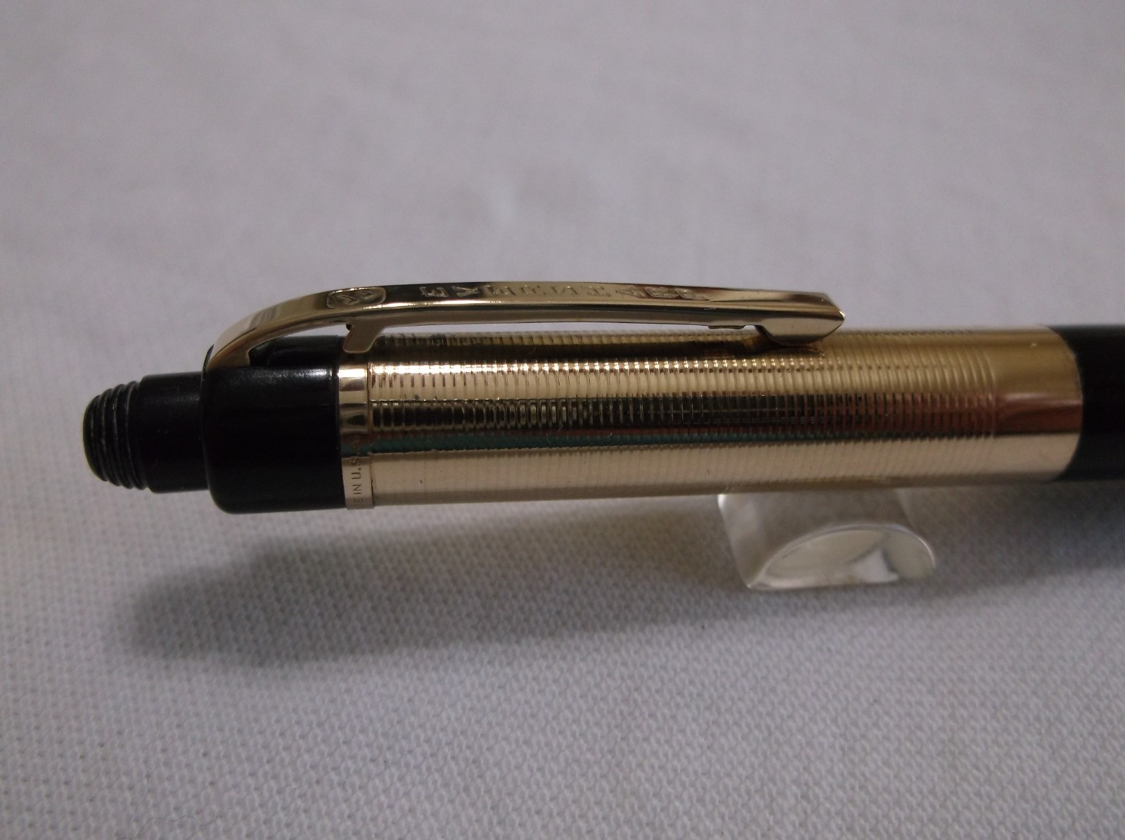 VINTAGE EVERSHARP SKYLINE BLACK AND GOLD FILLED MECHANCIAL PENCIL / 1.18 mm LEAD