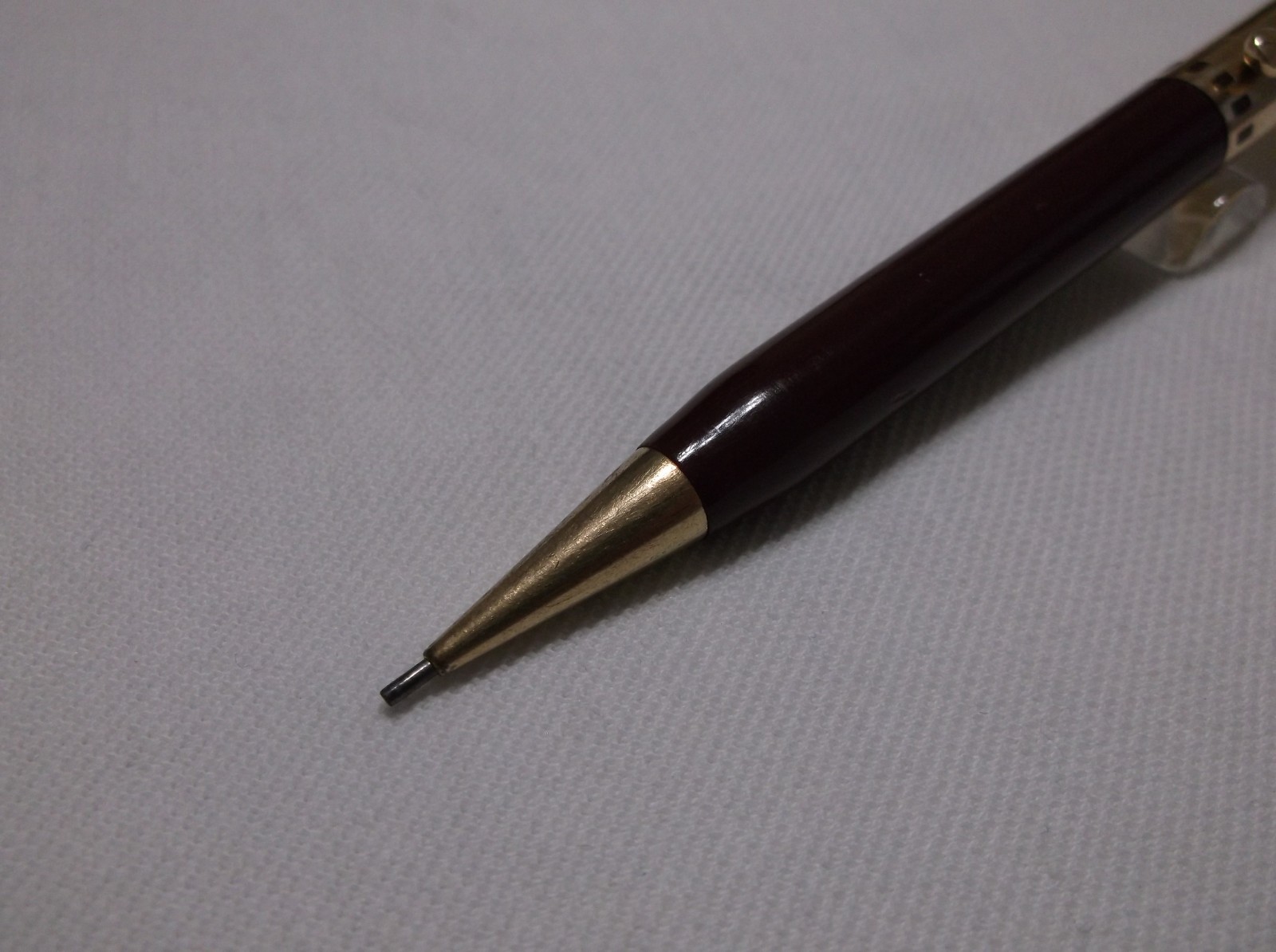 VINTAGE WAHL EVERSHARP CORONET BURGUNDY / GOLD REPEATER PENCIL / 1.18 mm LEAD
