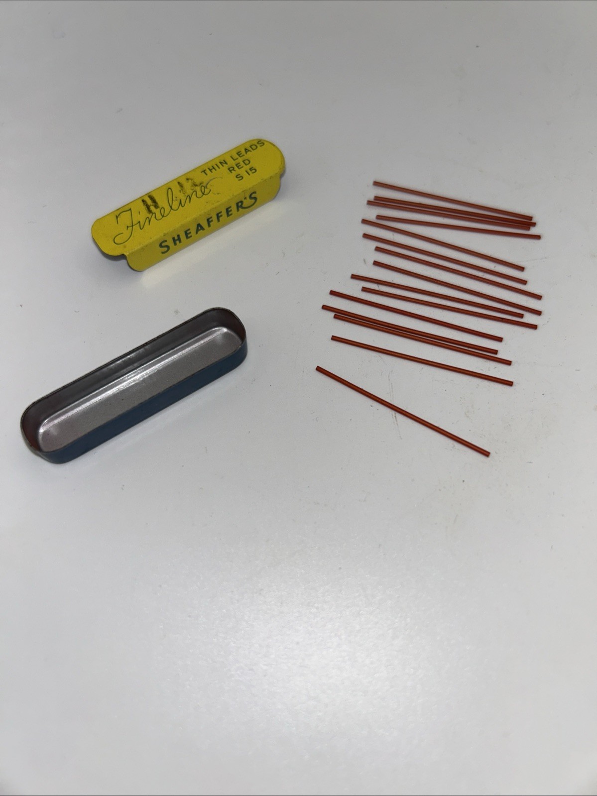 Vintage FINELINE THIN LEADS small Tin SHEAFFER’S S15 Red USA Carton 336