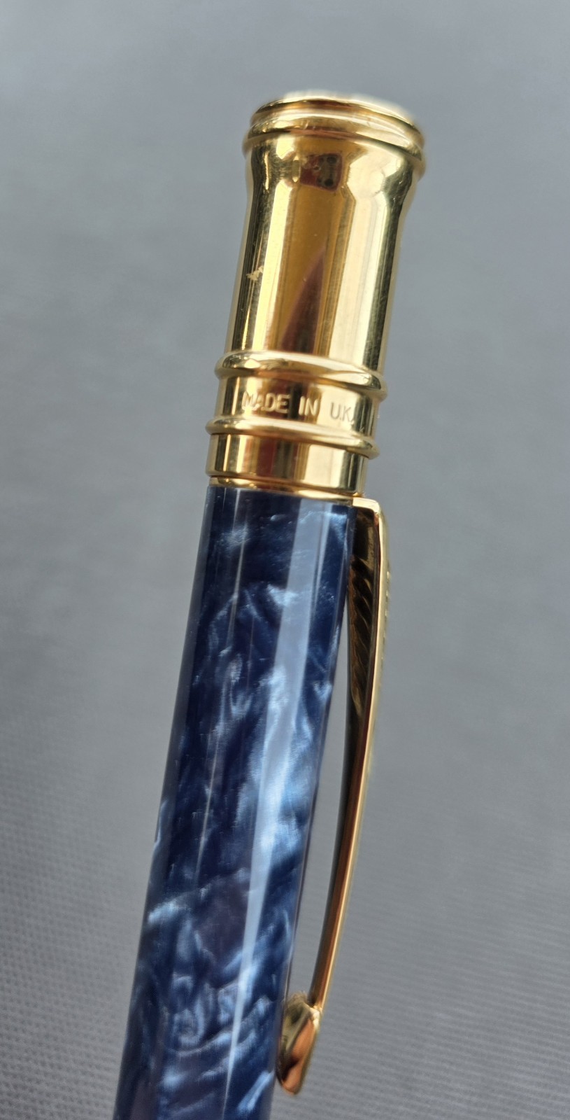 PARKER DUOFOLD CENTENNIAL MARBLE BLUE MECHANICAL PENCIL.