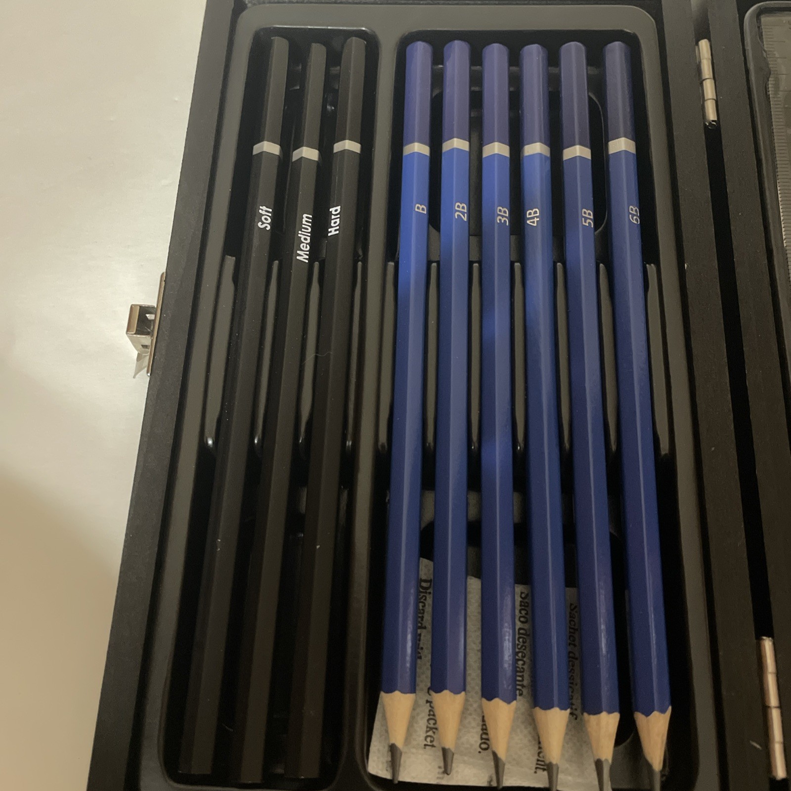 17 Pieces Pro Drawing Kit Sketching Pencils Set Portable Travel
